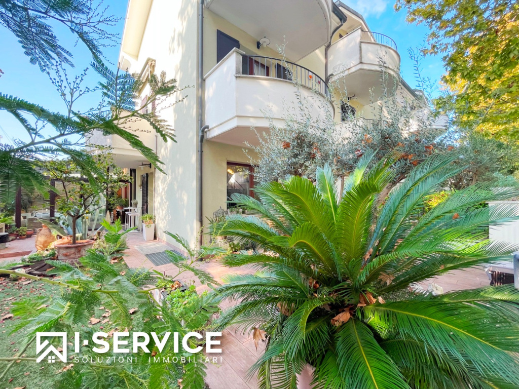 f9e78025-d4ea-49cc-b52b-f8ca9dfd9be9